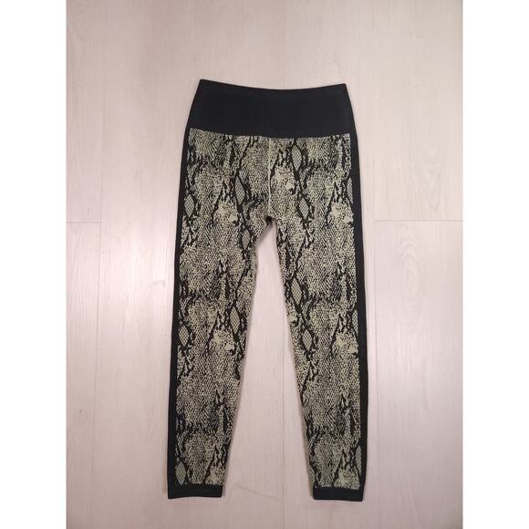 “Fabletics Star Legging M – Snake Print • High-Rise • Sculpting Activewear” - Picture 9 of 9